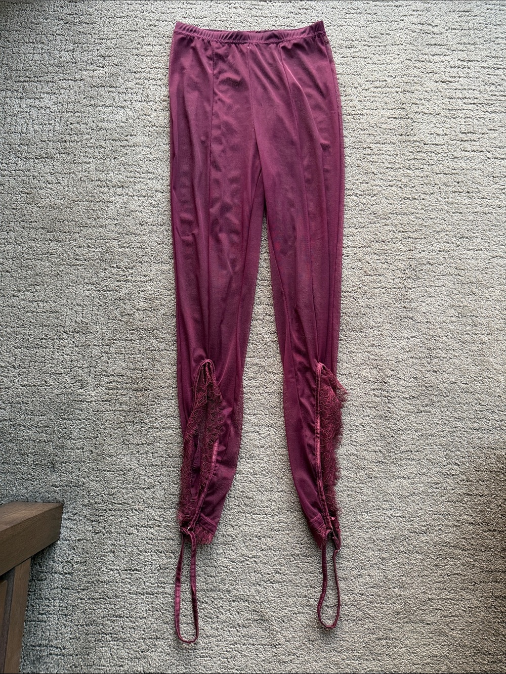 Women's Burgundy Lace-Trim Stirrup Leggings